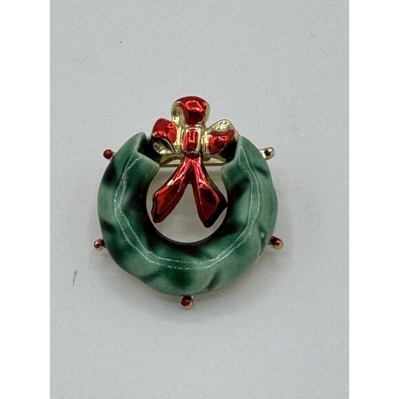 Ceramic Jewelry Brooch Pin Beatrix Christmas Wreath Gold Tone Red Bow Green - Picture 2 of 3